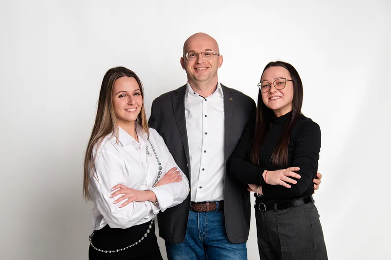 Екипът на Ahinora